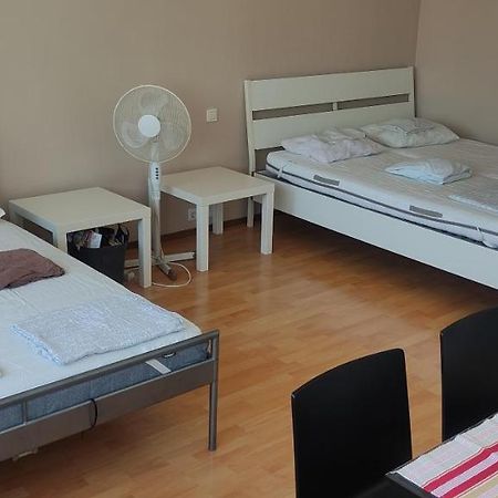 Affordable Studio Near City Center Wien Exteriör bild