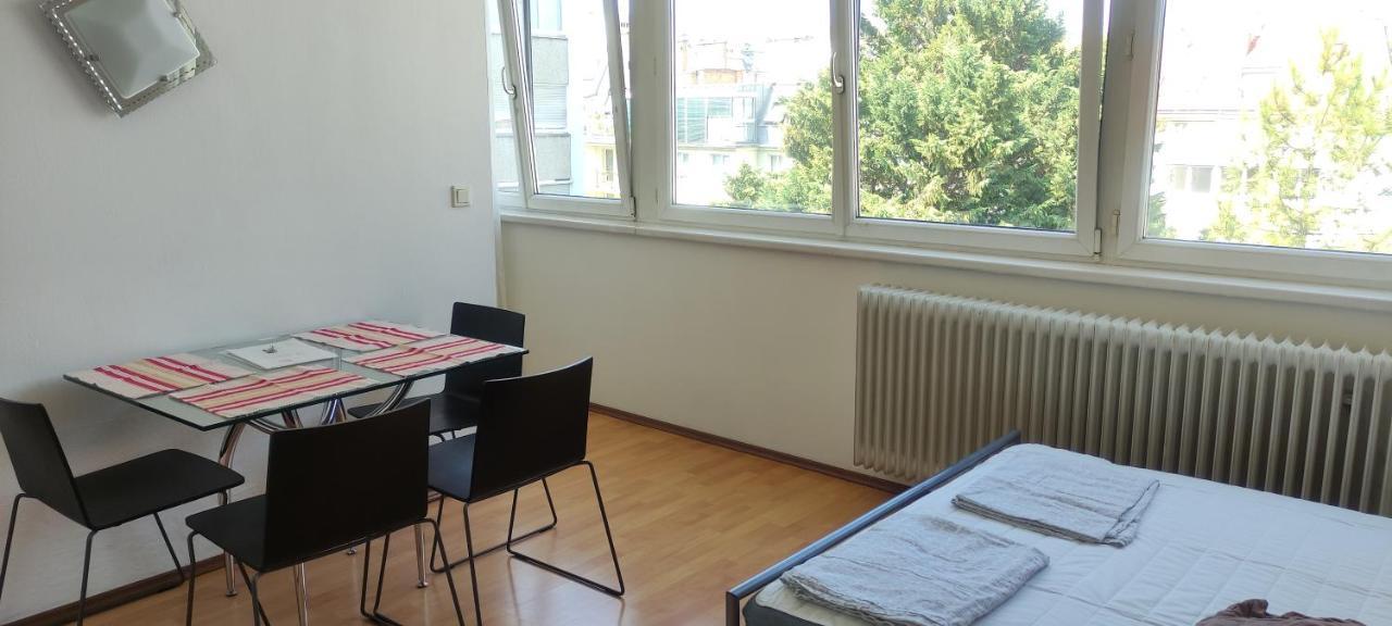 Affordable Studio Near City Center Wien Exteriör bild
